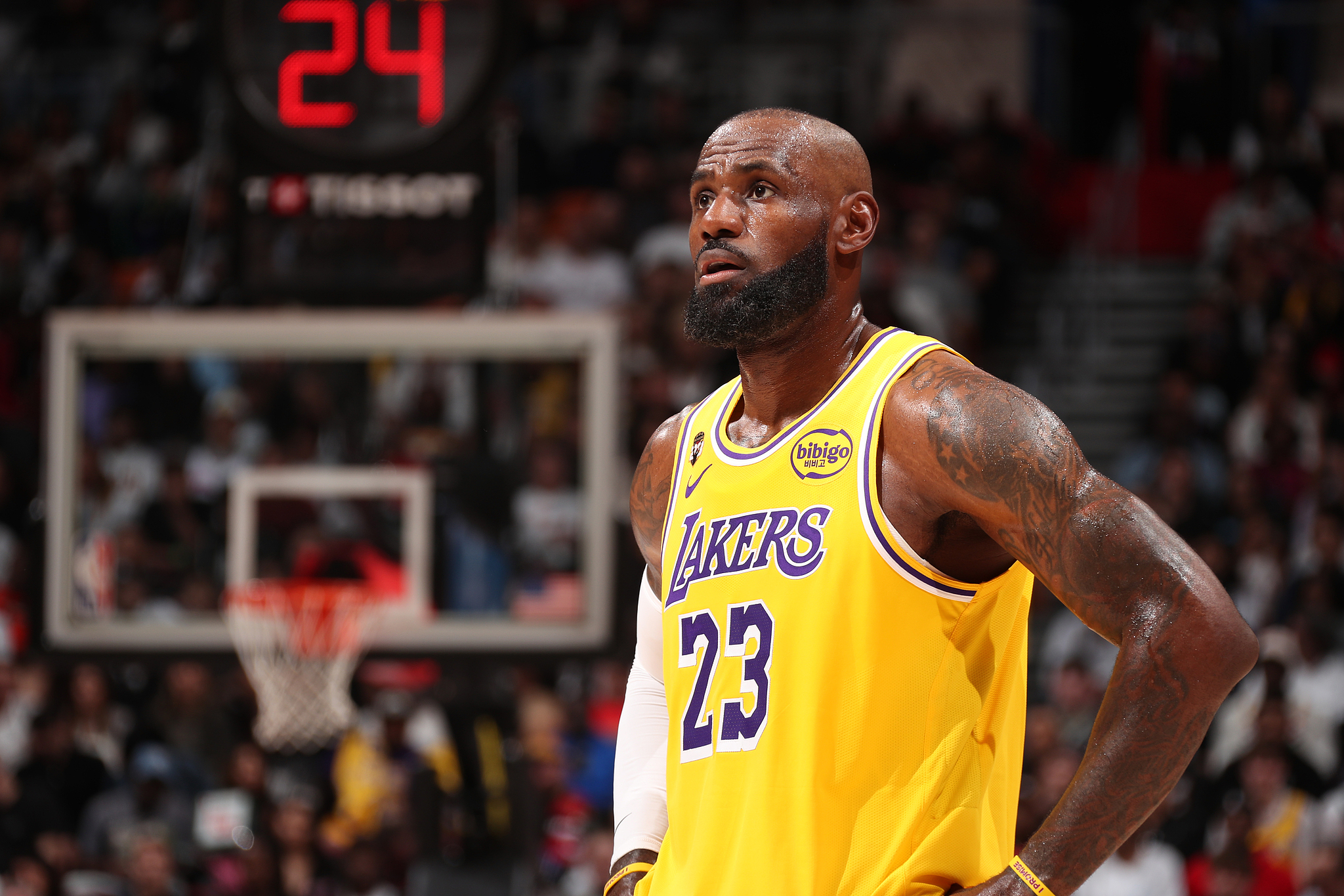 詹姆斯出场数达1611场 追平帕里什并列NBA历史第一